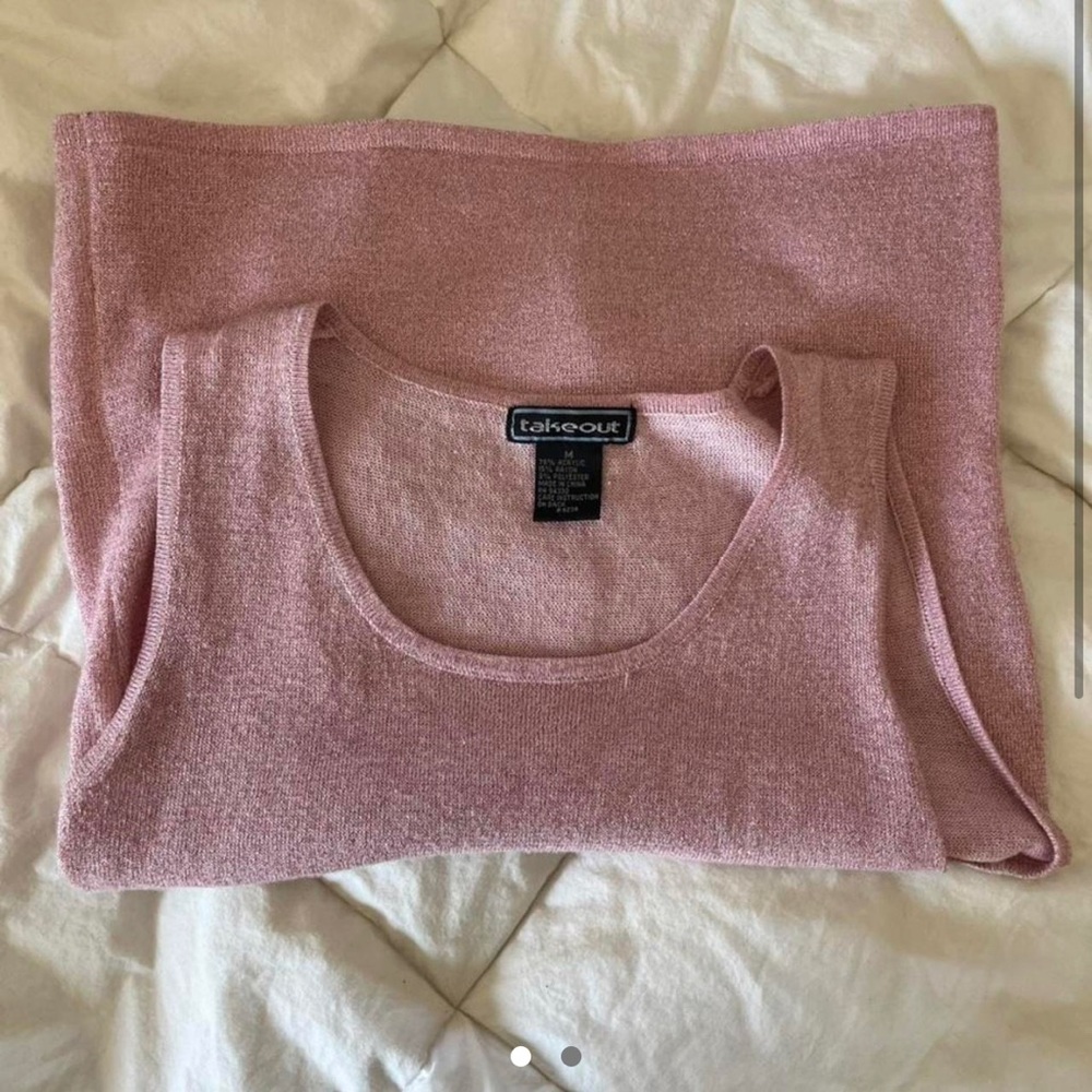 Stretchy Sparkly Pink Tank Top , lowk long lol
  Can be bundled